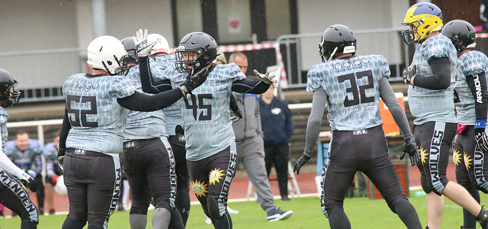 Defenseline Minden Wolves