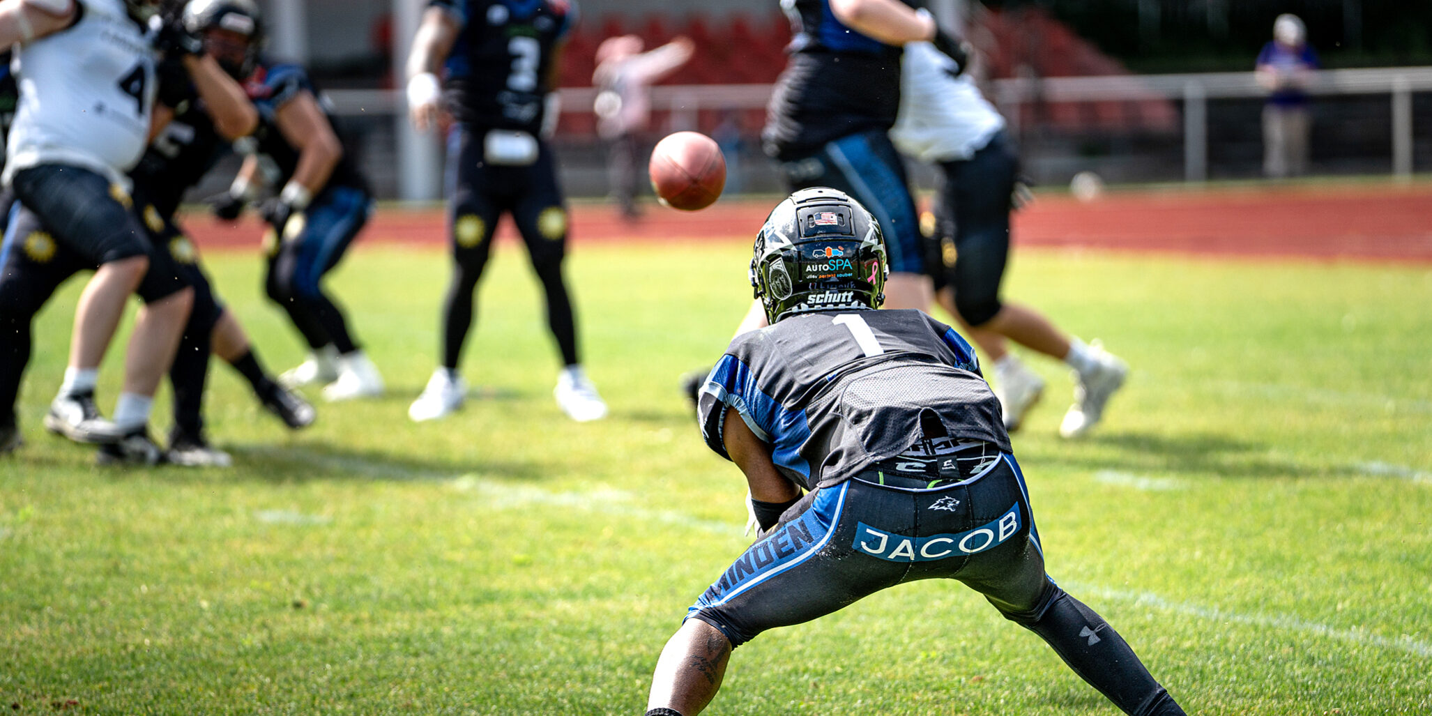 20260516_MIW_LLH_3_PIEPER Willie Fedd jr. steht frei. Der Pass kommt zu ihm. Am Ende wissen die Minden Wolves aus guten Szenen aber kein Kapital zu schlagen. Foto: Hendric-Noah Pieper